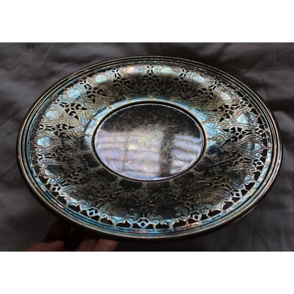 Vintage EPNS 3025 Mfg. Co Silver Plate tray Ornate Round made in USA - Picture 2 of 12